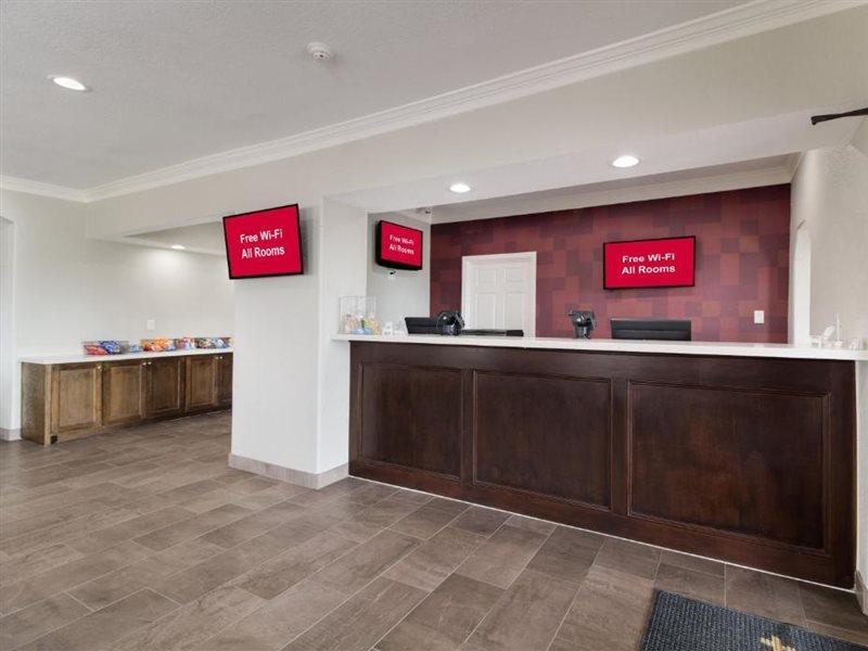 Red Roof Inn Plus + Galveston - Beachfront Екстер'єр фото