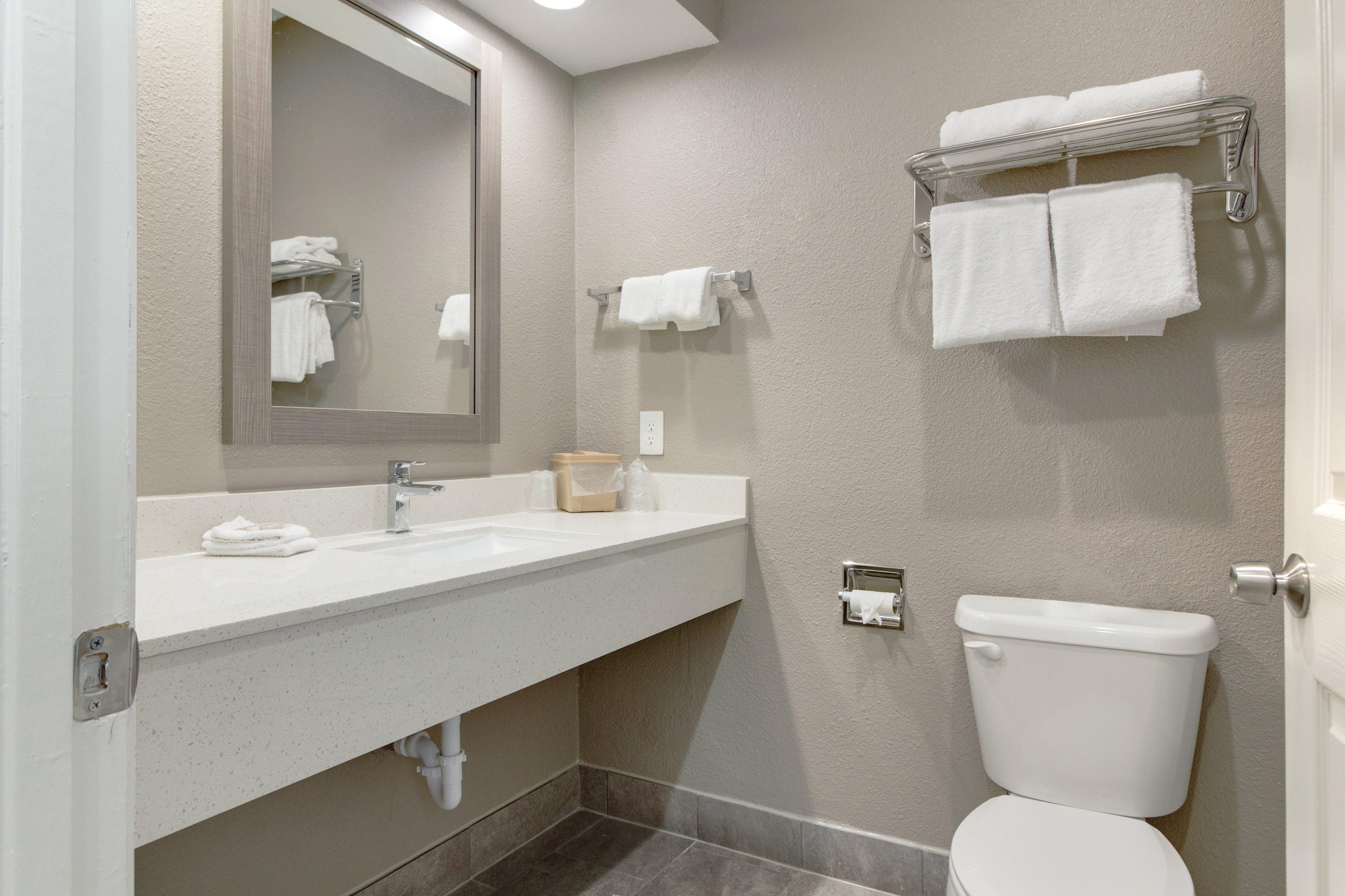 Red Roof Inn Plus + Galveston - Beachfront Екстер'єр фото