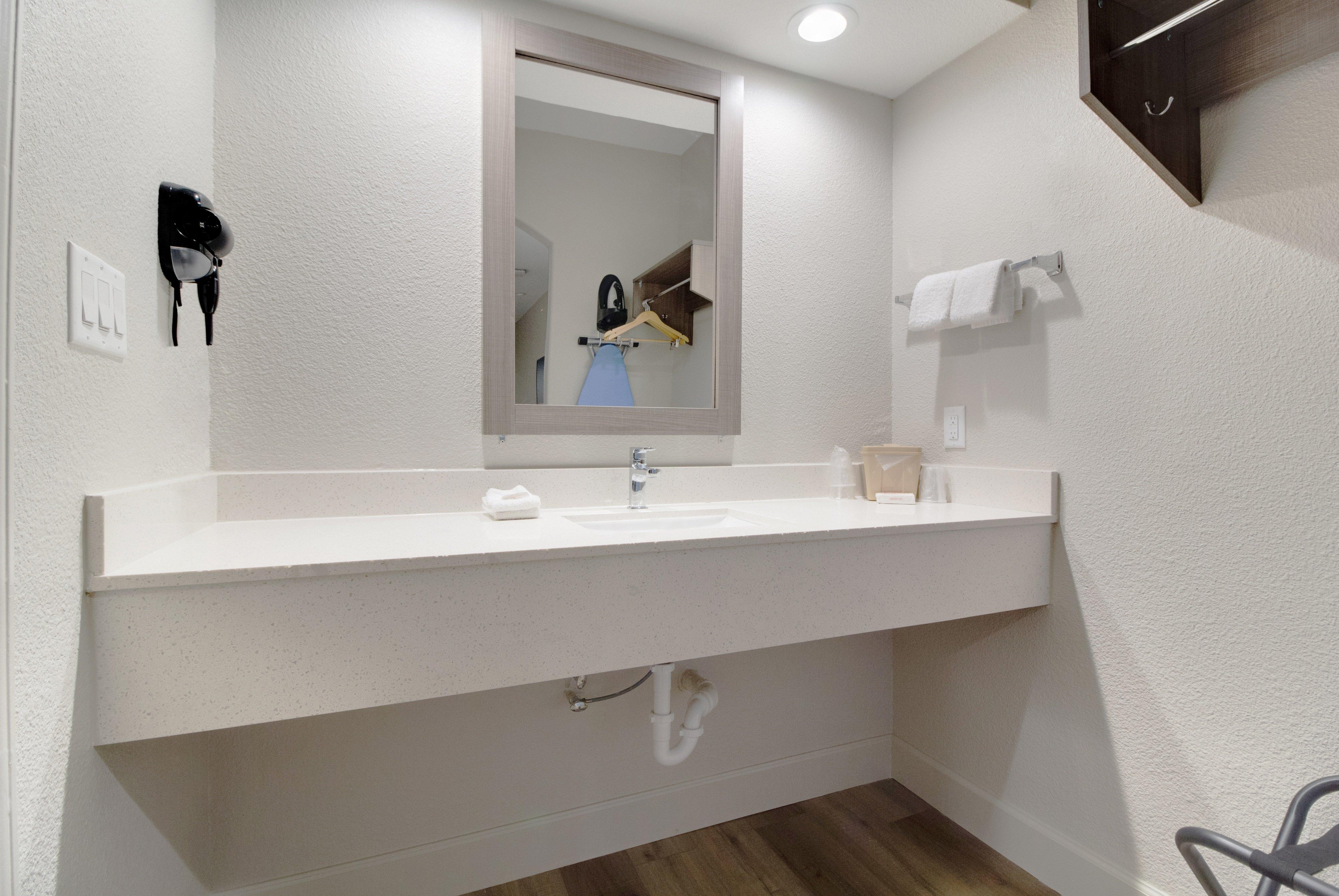 Red Roof Inn Plus + Galveston - Beachfront Екстер'єр фото