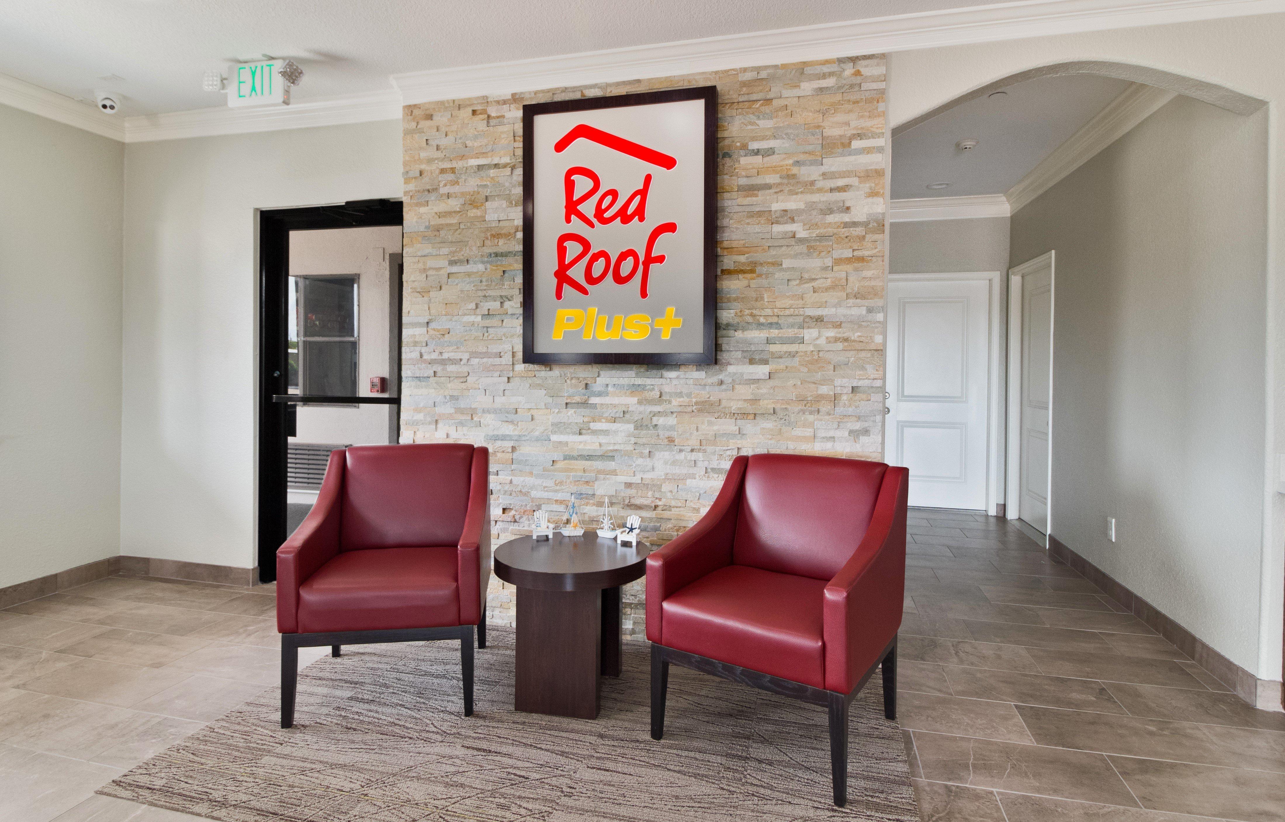 Red Roof Inn Plus + Galveston - Beachfront Екстер'єр фото