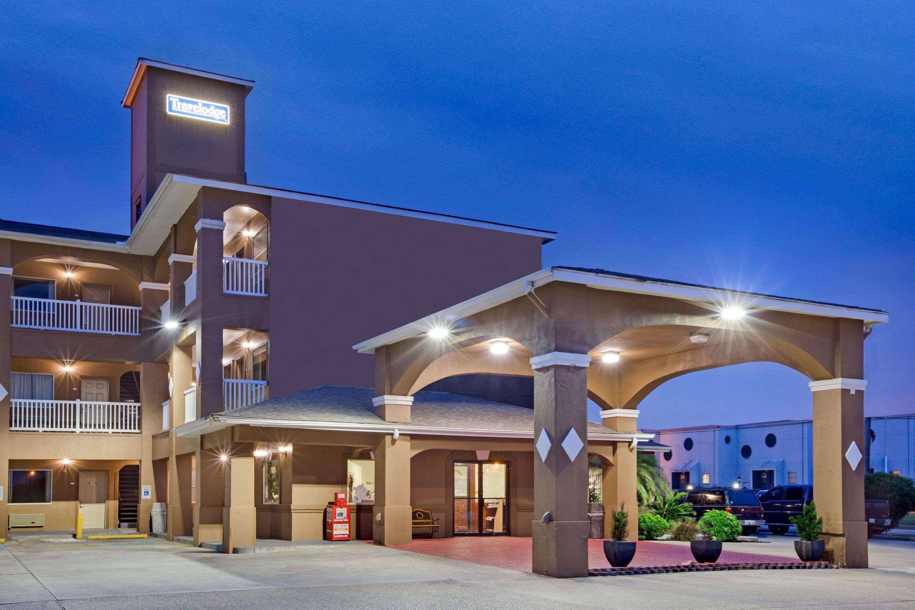 Red Roof Inn Plus + Galveston - Beachfront Екстер'єр фото