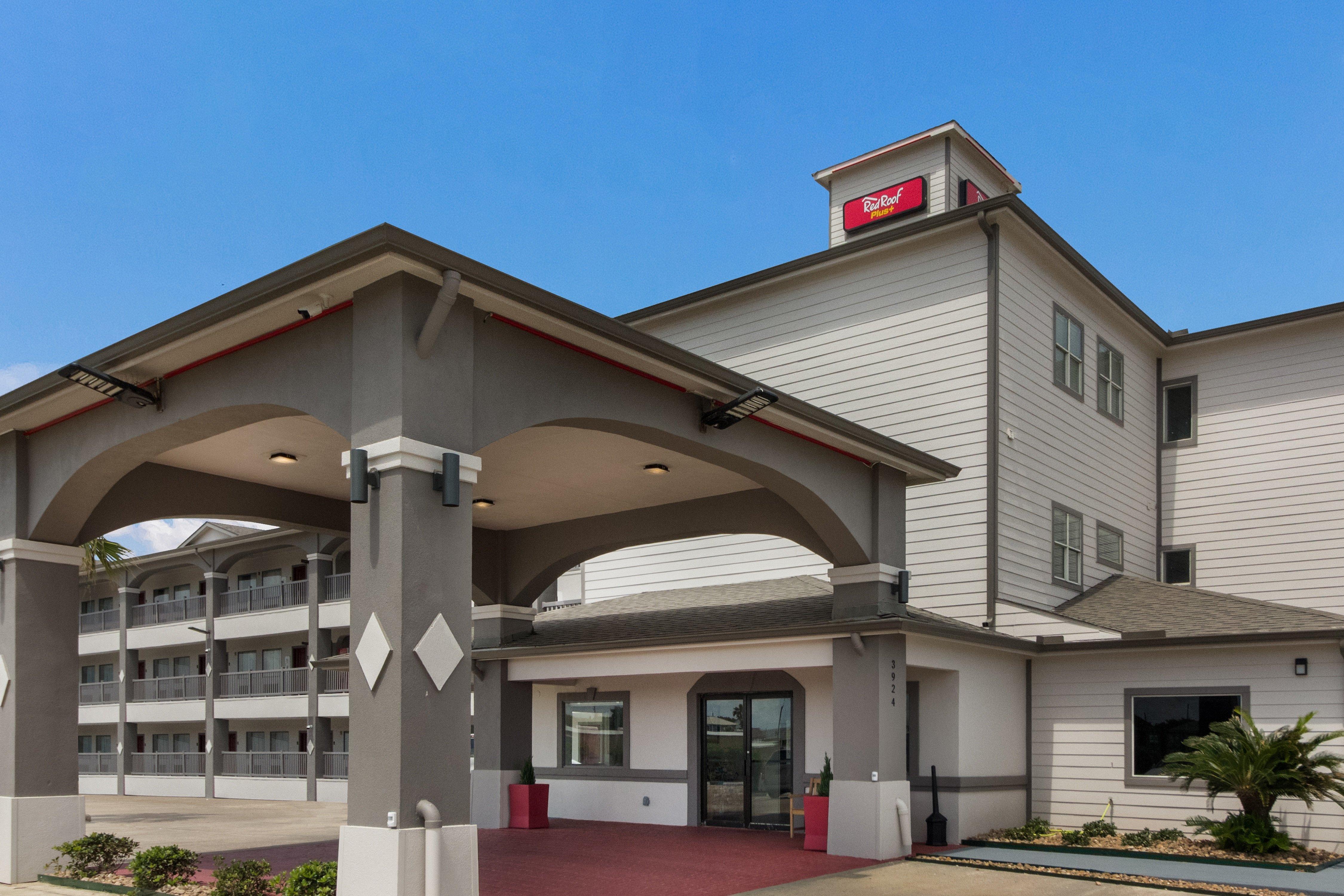 Red Roof Inn Plus + Galveston - Beachfront Екстер'єр фото