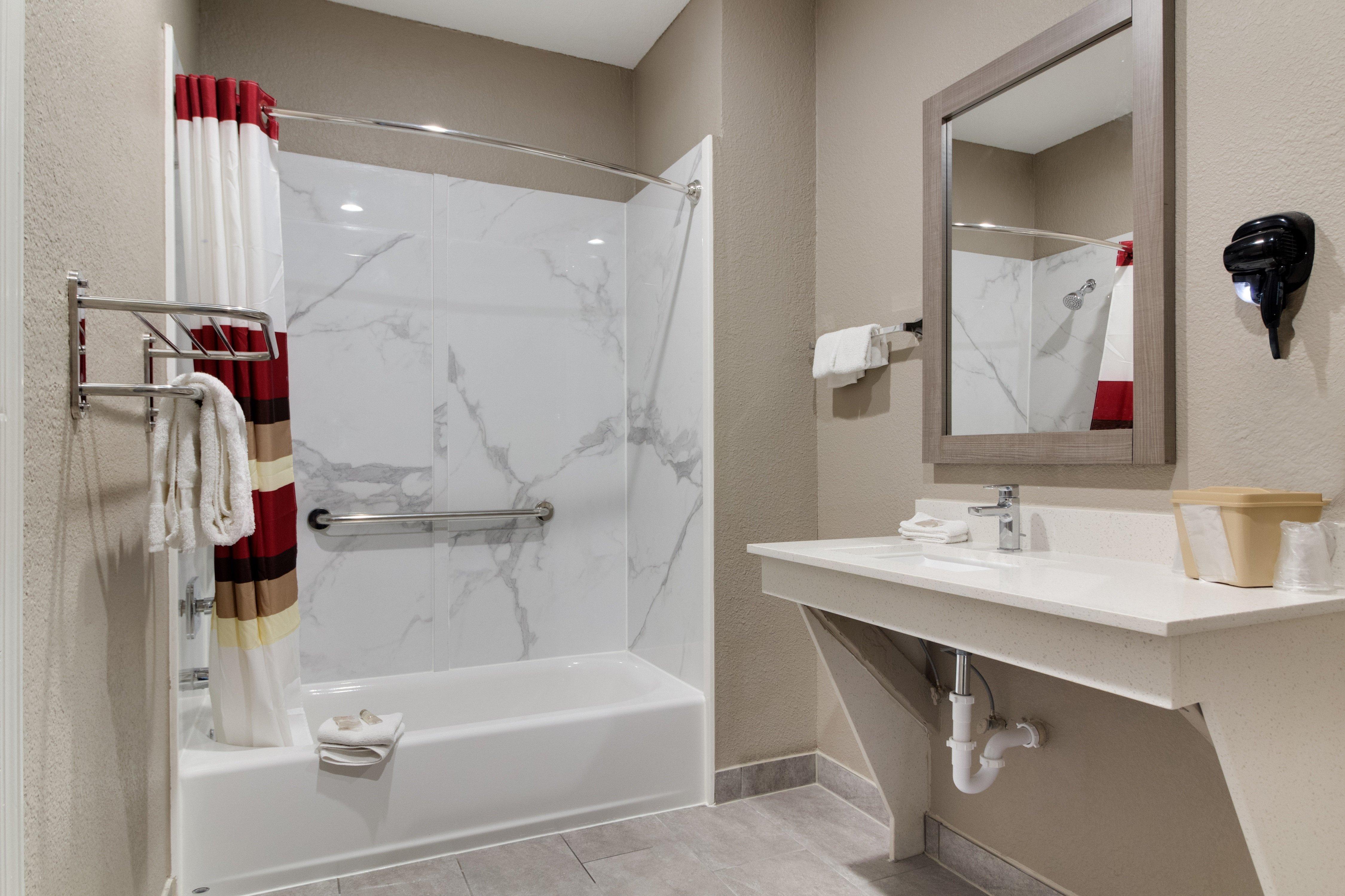 Red Roof Inn Plus + Galveston - Beachfront Екстер'єр фото