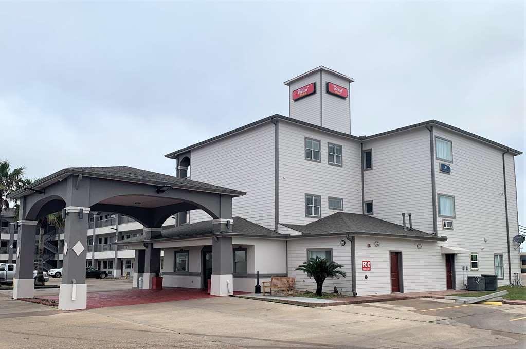 Red Roof Inn Plus + Galveston - Beachfront Екстер'єр фото